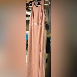 Beautiful classic dress for any formal/semiformal occasion!